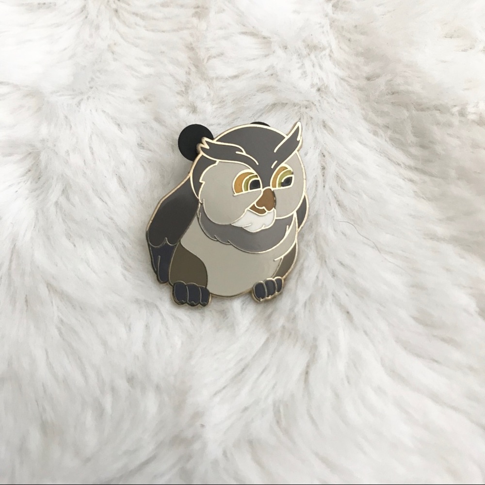 2/$12 ✨ Disney Pin: Owl